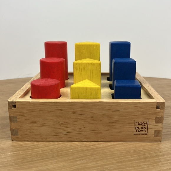 Set of 2 Plan Toys Form Board & Plan Toys Shape Fitter - Picture 2 of 12